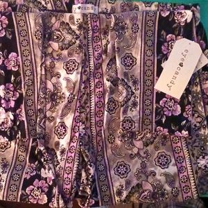 Eye candy leggings size 3x..they run small more like a large or xl..